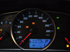 2015款 2.0L CVT 两驱都市版 5座