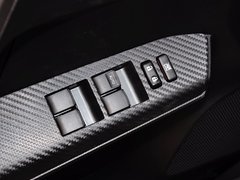 2015款 2.5L 自动 四驱尊贵版 5座