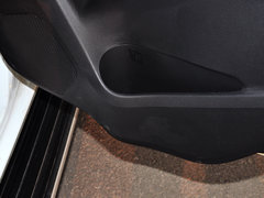 2015款 2.5T 自动 四驱超豪华型4JK1