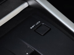 2015款 2.5T 自动 四驱超豪华型4JK1