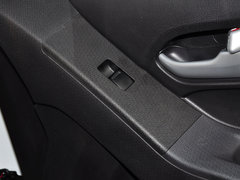 2015款 2.5T 自动 四驱超豪华型4JK1