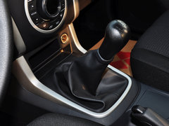 2015款 2.5T 手动 两驱豪华型4JK1
