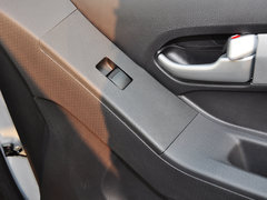 2015款 2.5T 手动 两驱豪华型4JK1