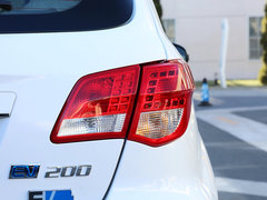 2015款 EV200 轻秀版