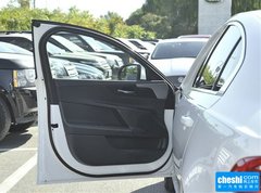 2015款 2.0T 240PS R-SPORT
