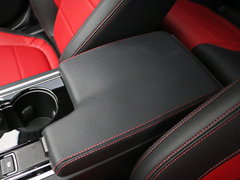 2017款 2.0T 240PS R-Sport