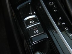 2015款 1.8T 自动 尊贵版