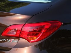 2015款 1.8T 自动 尊贵版