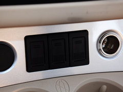 2014款 330 1.5L 手动 舒适型DK15-01