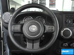 2015款 3.0L 自动 四门版 Sahara