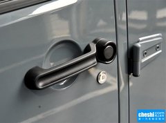 2015款 3.0L 自动 四门版 Sahara