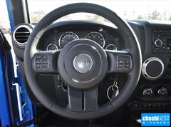 2015款 3.0L 自动 四门版 Sahara