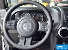 2015款 3.0L 自动 四门版 Sahara