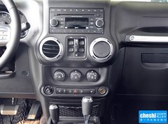2015款 3.0L 自动 四门版 Sahara