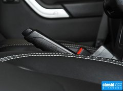 2015款 3.0L 自动 四门版 Sahara