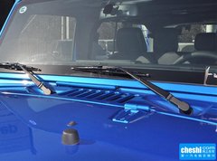 2015款 3.0L 自动 四门版 Sahara