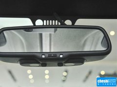 2015款 3.0L 自动 四门版 Sahara