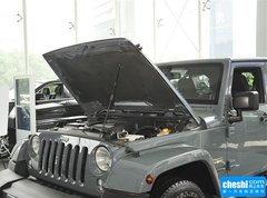 2015款 3.0L 自动 四门版 Sahara