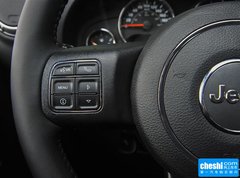 2015款 3.0L 自动 四门版 Sahara