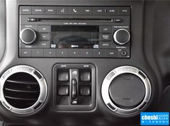 2015款 3.0L 自动 四门版 Sahara