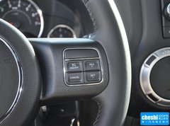 2015款 3.0L 自动 四门版 Sahara