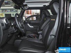 2015款 3.0L 自动 四门版 Sahara