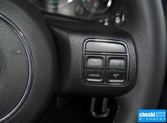 2015款 3.0L 自动 四门版 Sahara