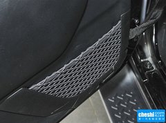 2015款 3.0L 自动 四门版 Sahara