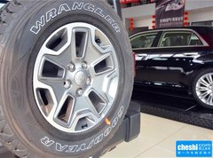 2015款 3.0L 自动 四门版 Sahara