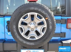 2015款 3.0L 自动 四门版 Sahara