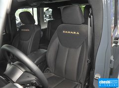 2015款 3.0L 自动 四门版 Sahara