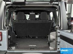 2015款 3.0L 自动 四门版 Sahara