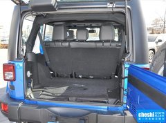 2015款 3.0L 自动 四门版 Sahara
