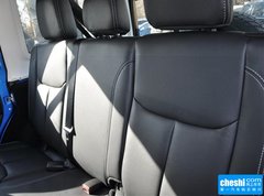 2015款 3.0L 自动 四门版 Sahara
