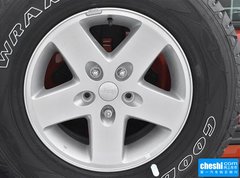 2015款 2.8TD 自动 四门版 Sahara