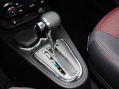 2015款 1.5L 手动 三厢精英型