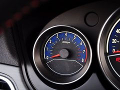2015款 1.5L 手动 两厢进取型