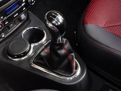 2015款 1.5L 手动 两厢进取型