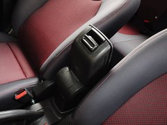 2015款 1.5L 手动 两厢进取型