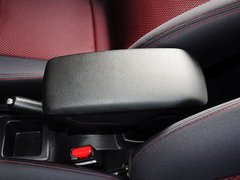2015款 1.5L 手动 两厢进取型
