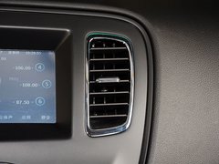 2015款 1.5L 手动 两厢进取型