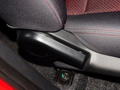 2015款 1.5L 手动 两厢进取型