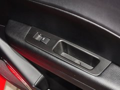 2015款 1.5L 手动 两厢进取型