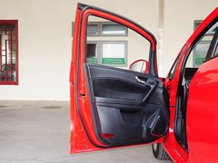 2015款 1.5L 手动 两厢进取型