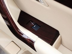 2015款 2.0L 自动 尊贵型
