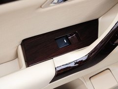 2015款 2.0L 自动 尊贵型
