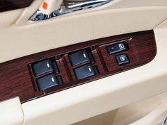 2015款 2.0L 自动 尊贵型