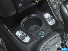 2015款 1.0L AMT 悦酷型