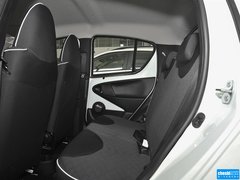 2015款 1.0L AMT 悦酷型
