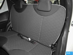 2015款 1.0L AMT 悦酷型
